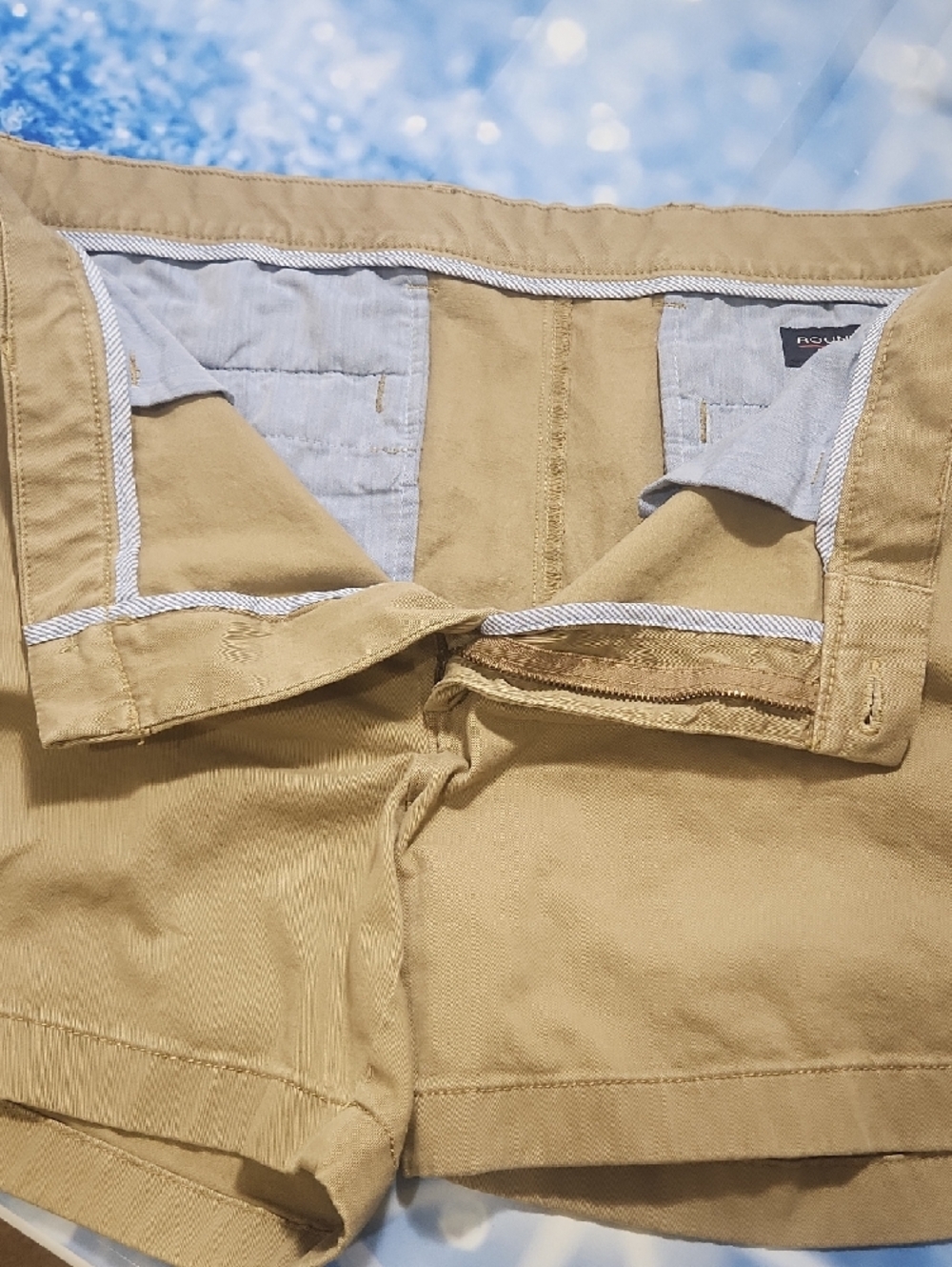 Roundtree & Yorke Tan Flat-Front Men's Shorts - Picture 5 of 8